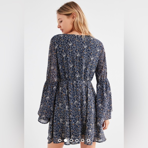 UO Lucca Couture Empire Waist Bell-Sleeve Dress - Picture 3 of 15